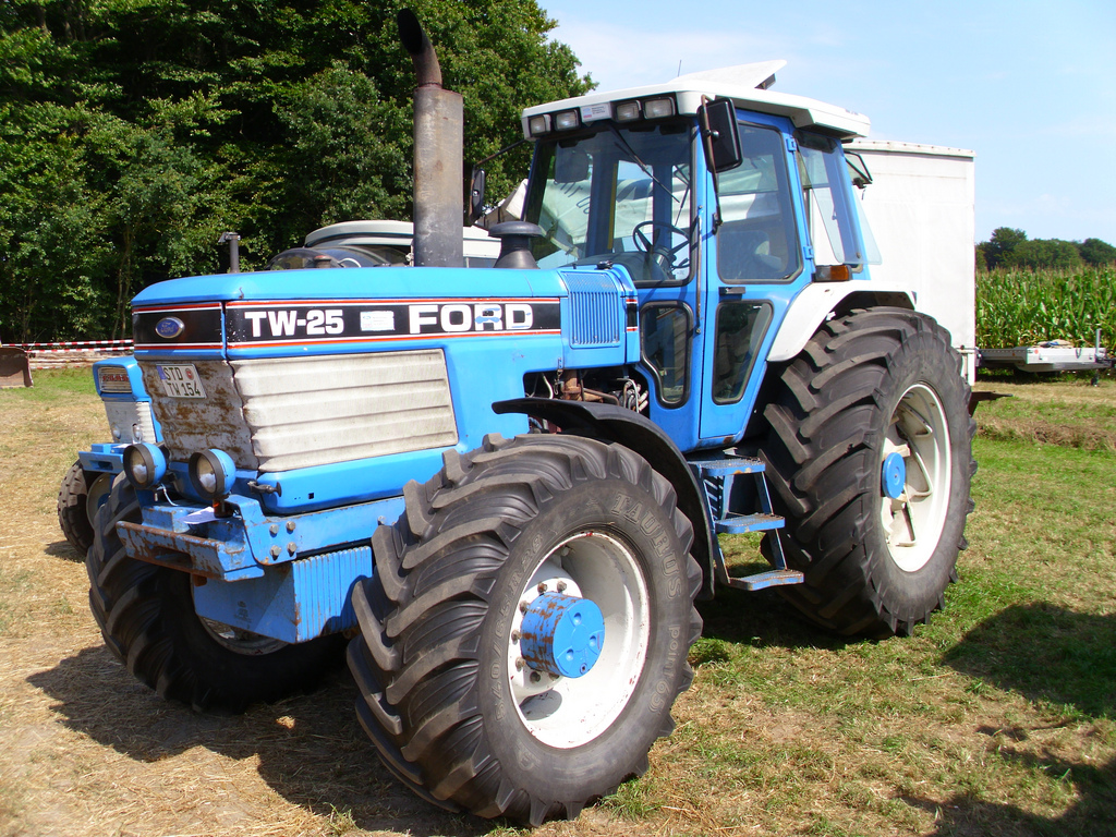 Ford Tw-25
