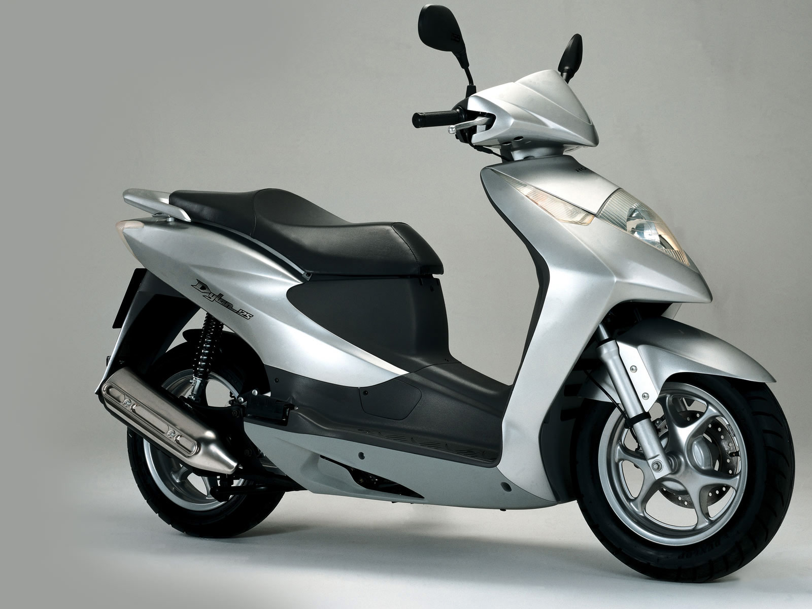 Honda 125 Dylan