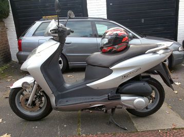 Honda 125 Dylan