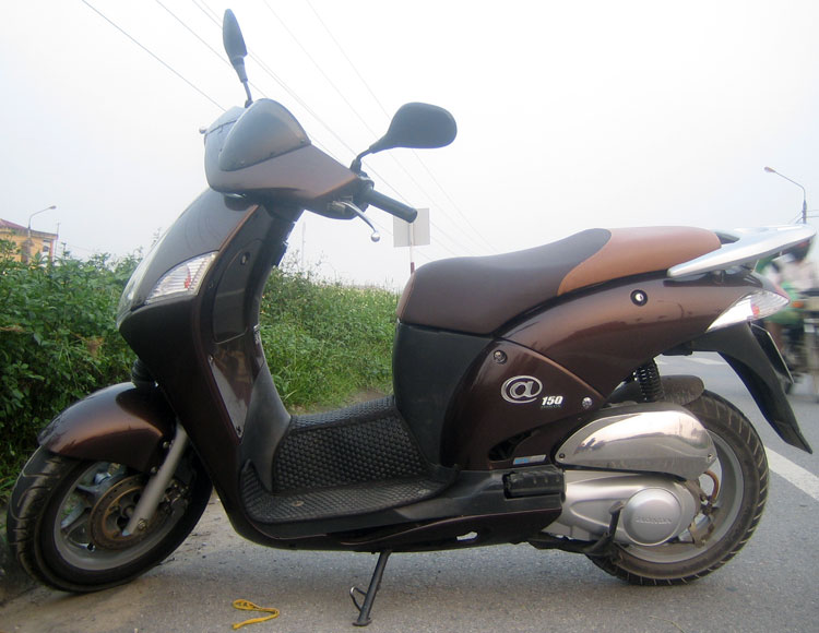 Honda 125 Moped