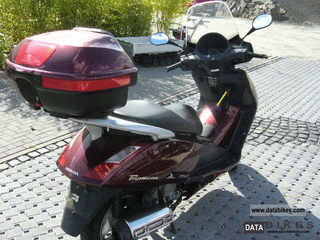 Honda Fes 125 Pantheon