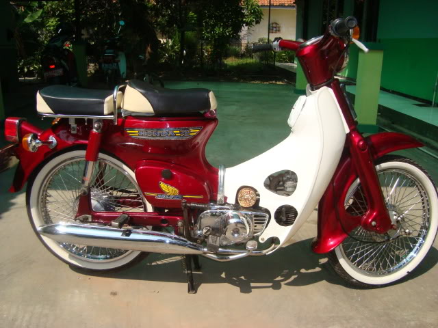 Honda 70 Deluxe
