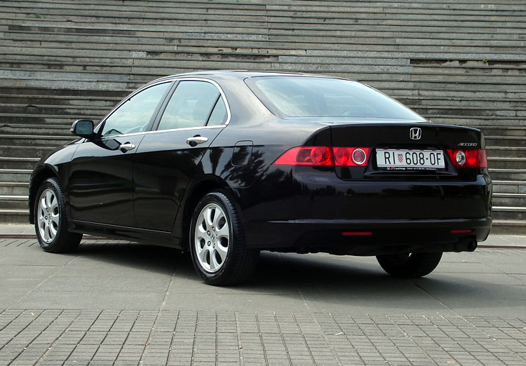 Honda Accord 2.0 I