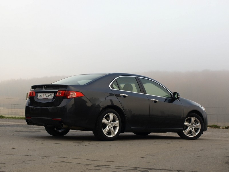 Honda Accord 2.4 Mt