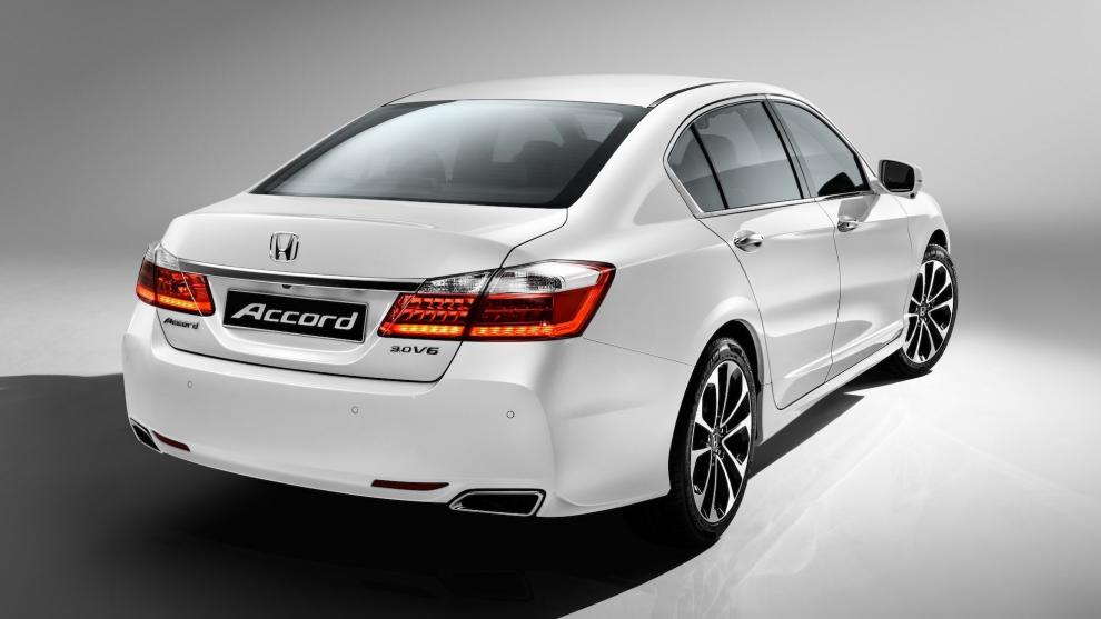Honda Accord White 2015