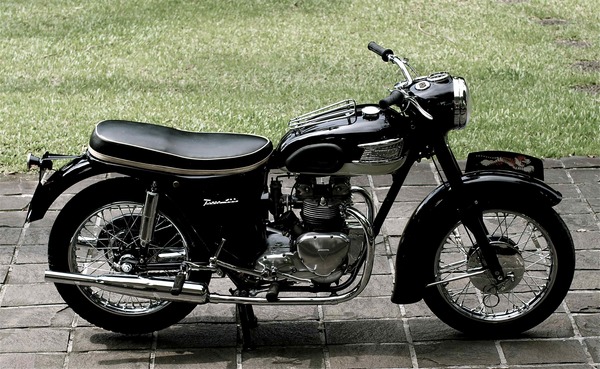 Honda Cb 200 Dijual