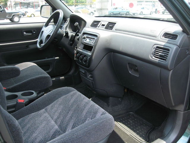 Honda CR-V 5 speed manual