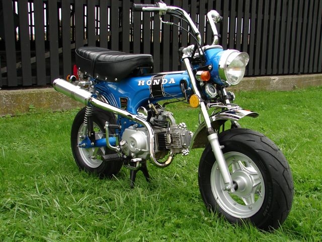 Honda Dax St50