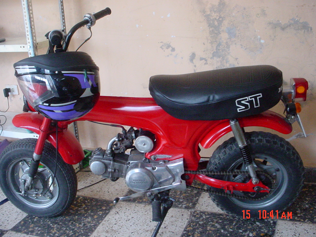 Honda Dax St70