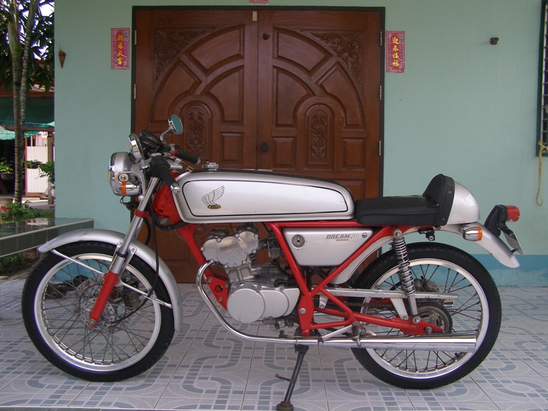 Honda Dream 50 Replica