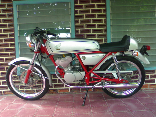 Honda Dream 50 Replica