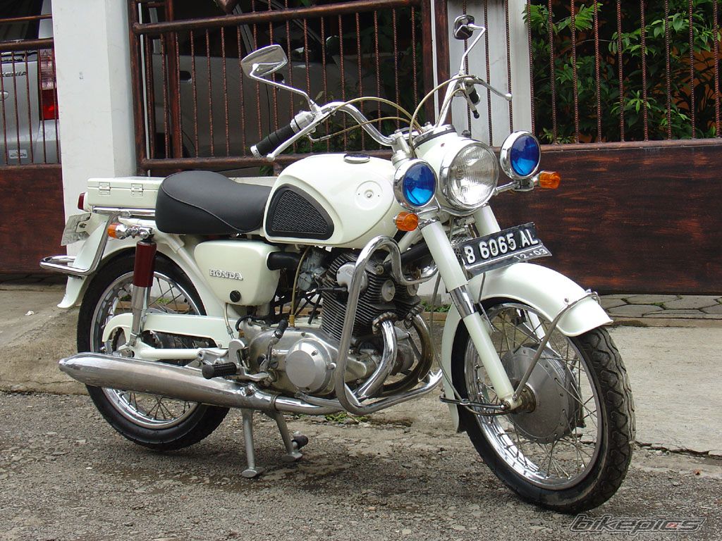 Honda Dream Motorcycle