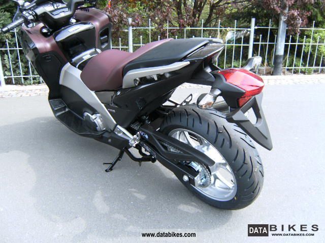 Honda Integra 700 Scooter