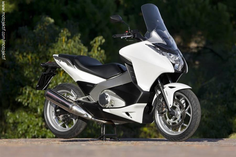 Honda Integra 700