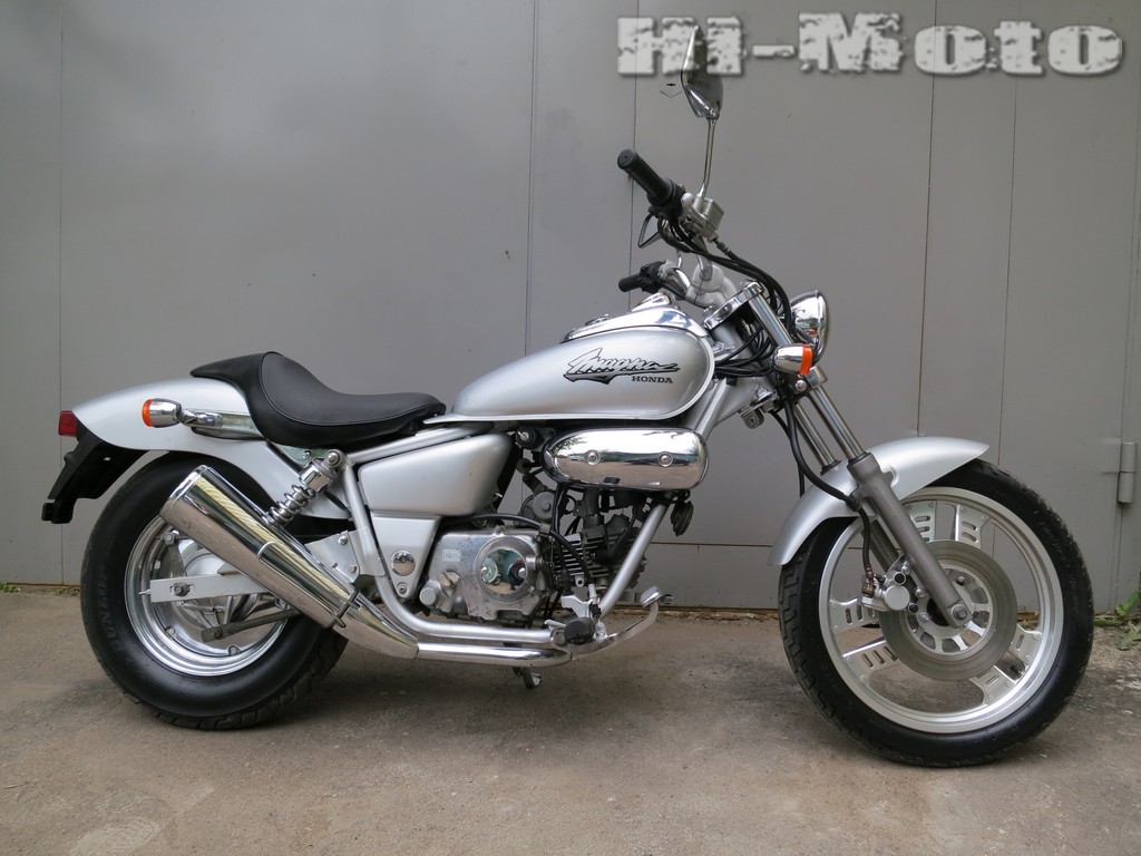 Honda Magna