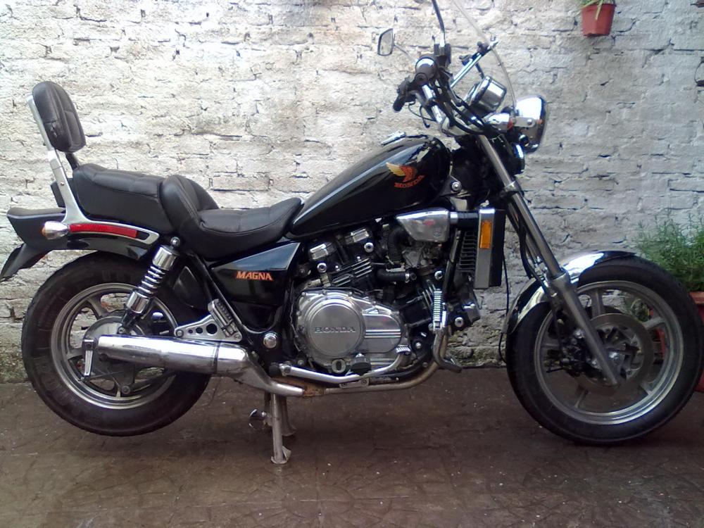 Honda Magna 700