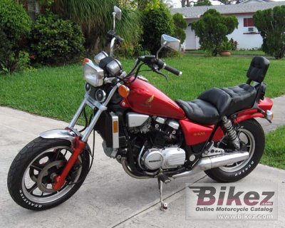 Honda Magna 700