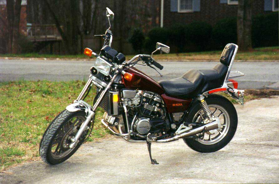 Honda Magna 700