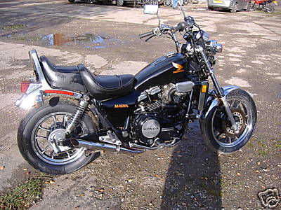 Honda Magna 700