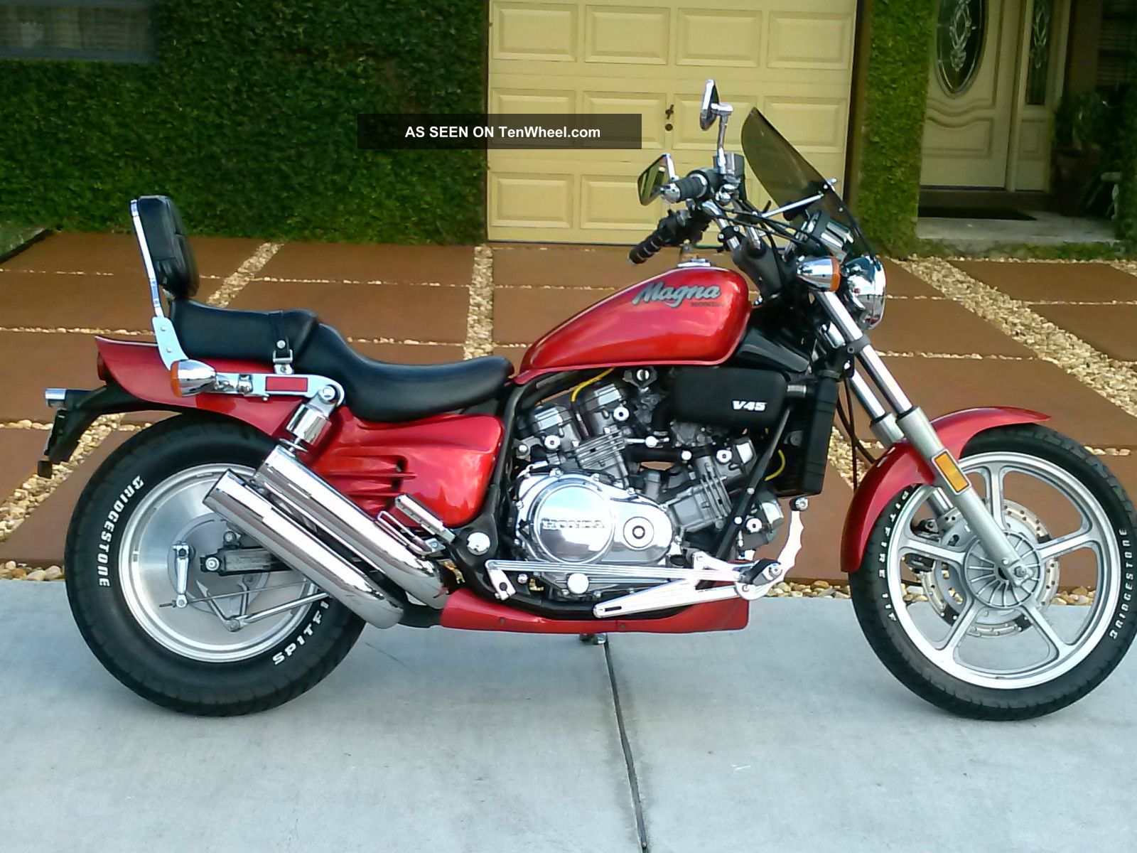 Honda Magna