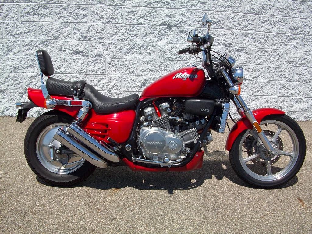 Honda Magna Super
