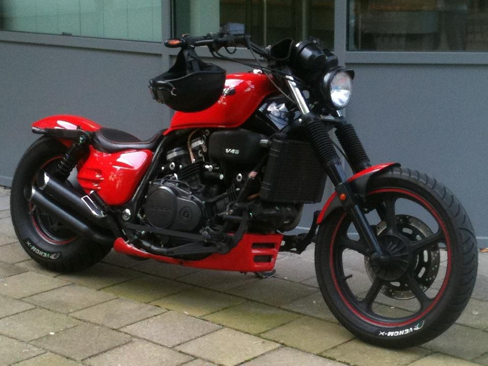 Honda Magna Super