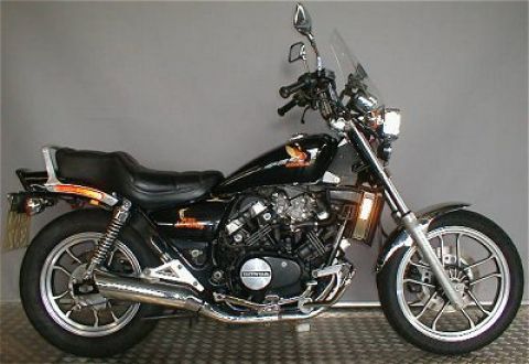 Honda Magna V30