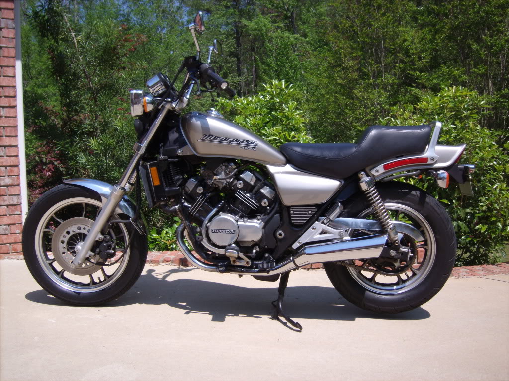 Honda Magna V30