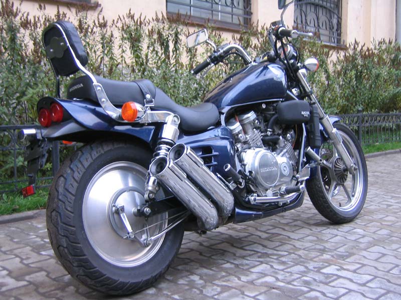 Honda Magna V45