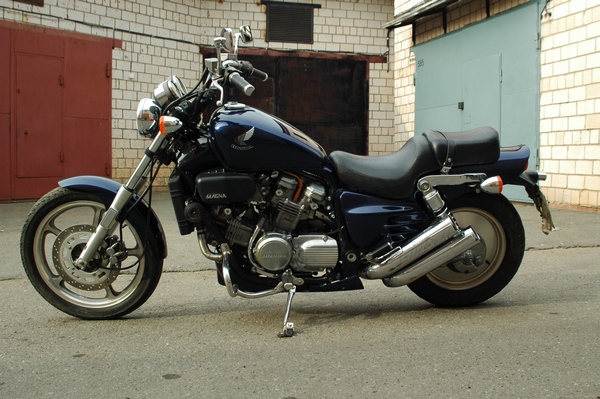 Honda Magna V45