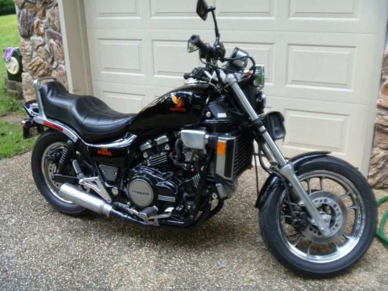 Honda Magna V65