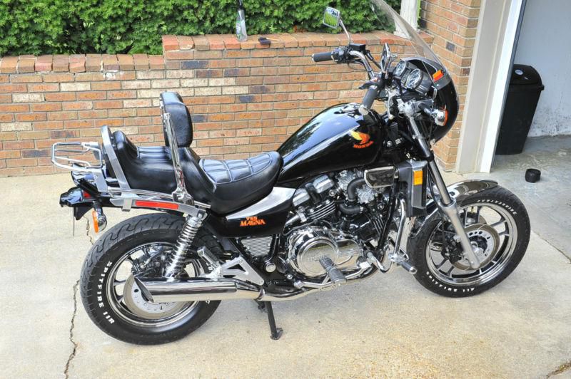 Honda Magna V65