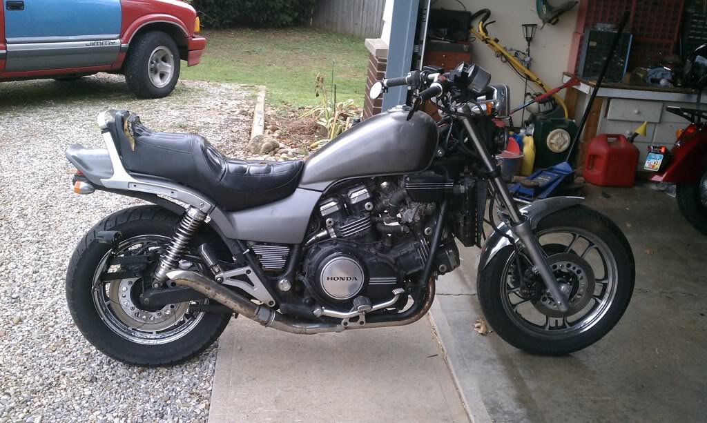 Honda Magna V65