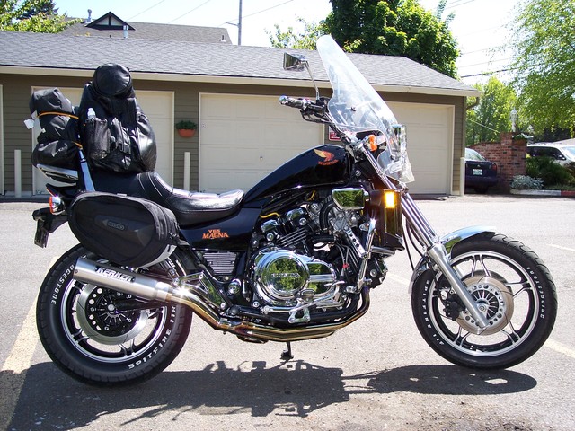 Honda Magna V65