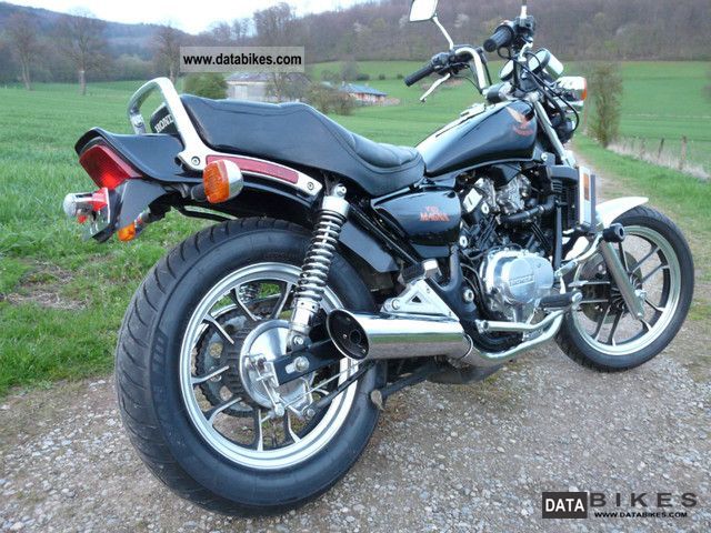 Honda V30 Magna