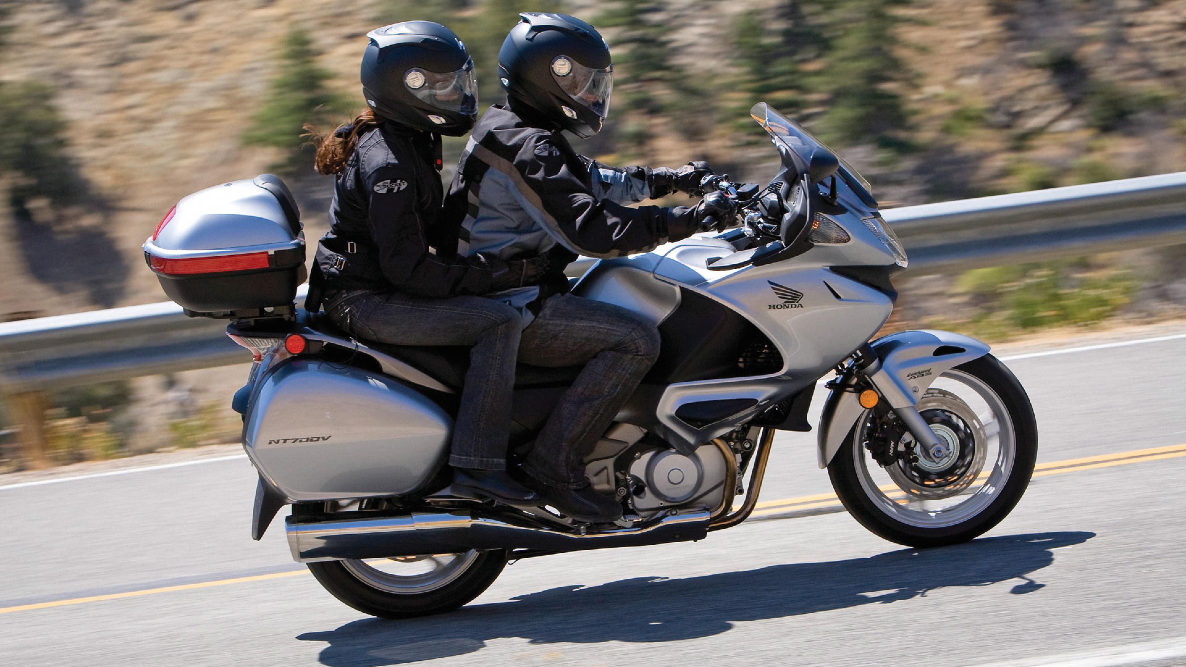 Honda Nt700v