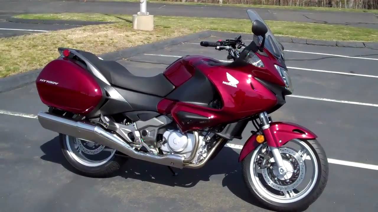 Honda Nt700v