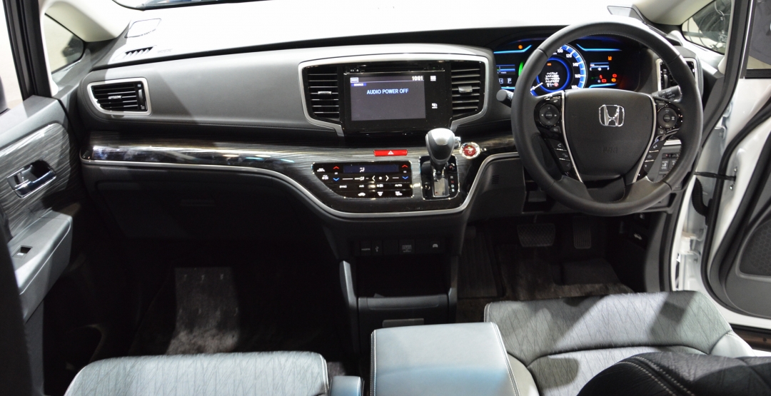 Honda Odyssey Hybrid Minivan
