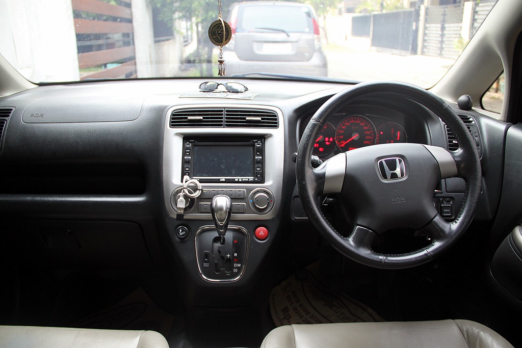 Honda Stream 2.0i