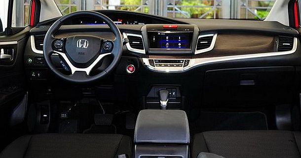 Honda Stream 2015