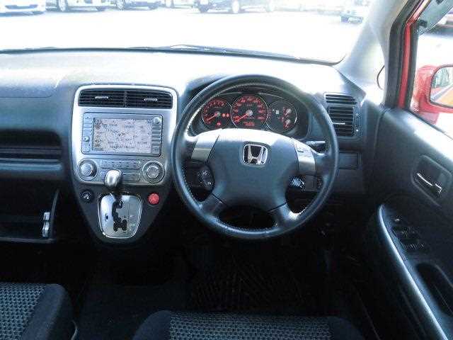 Honda Stream Absolute