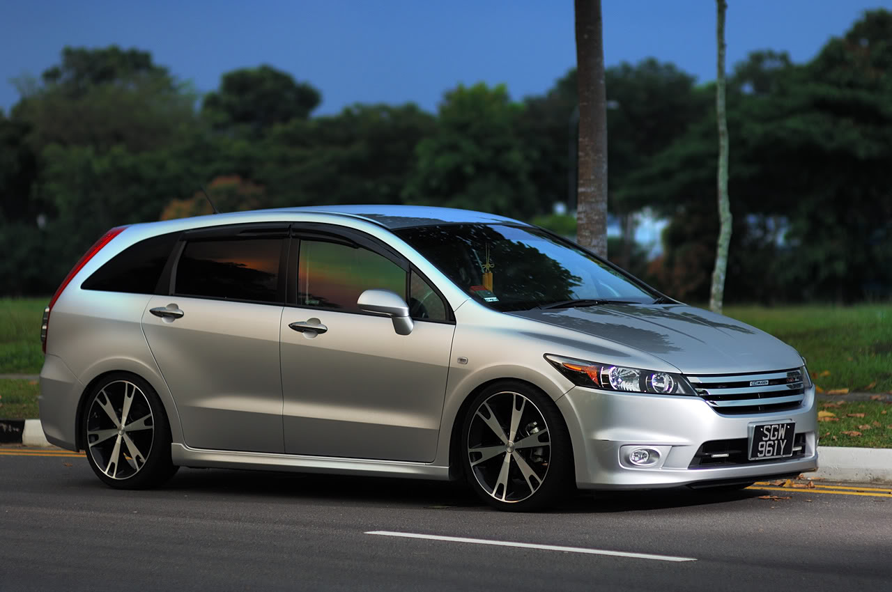 Honda Stream Rsz 2012