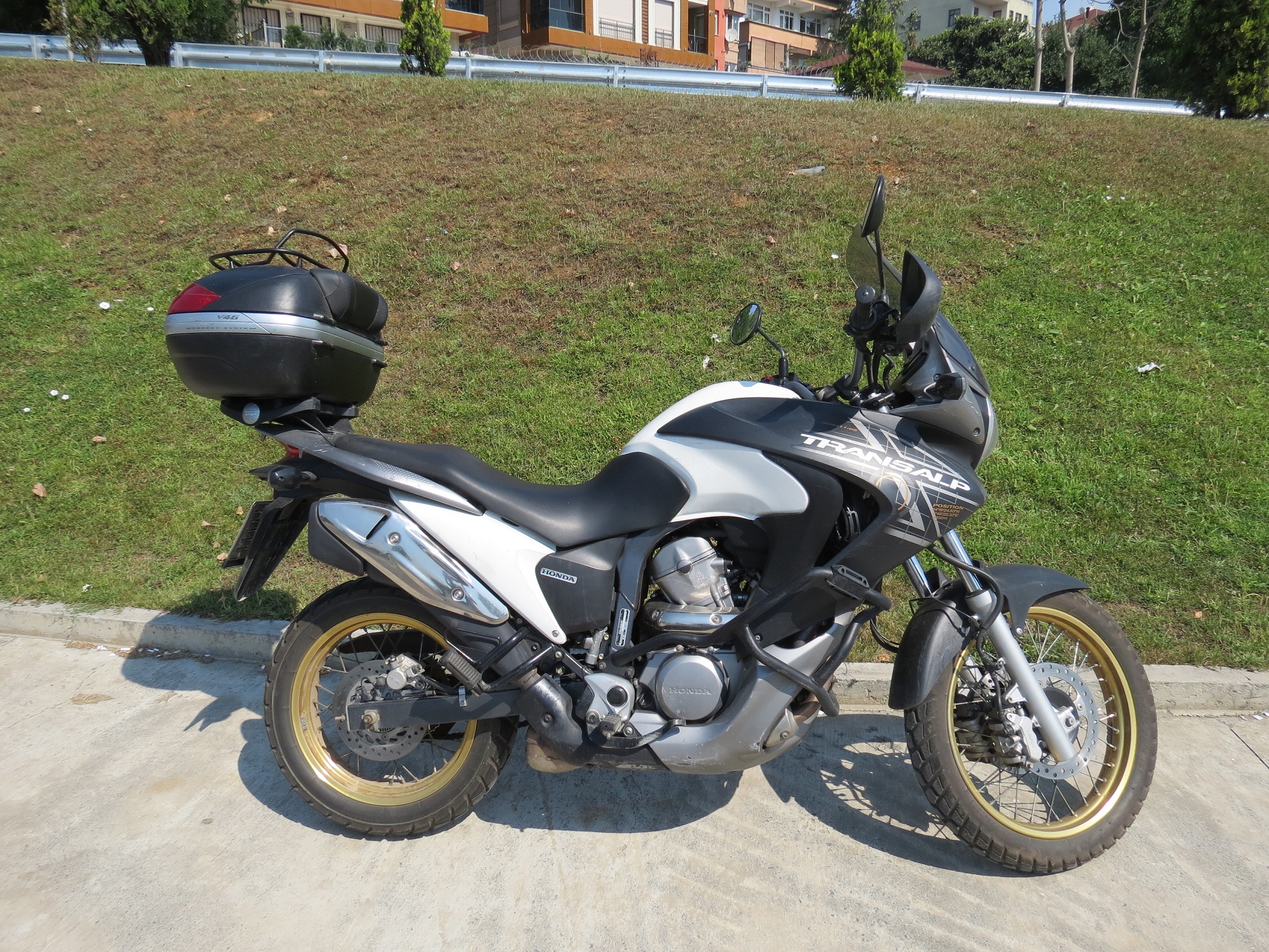 Honda Transalp 2011