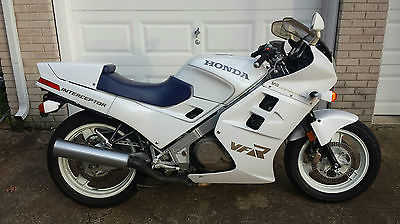 Honda Vfr 700 Interceptor