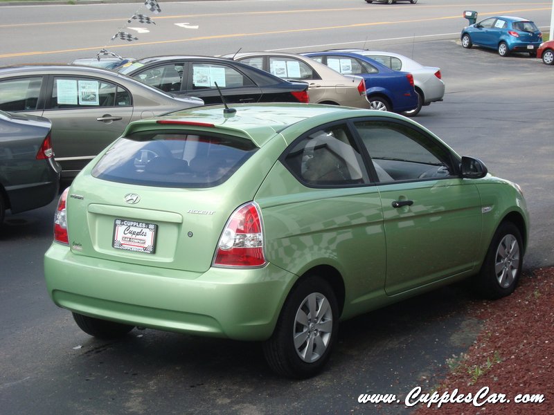 Hyundai Accent Green