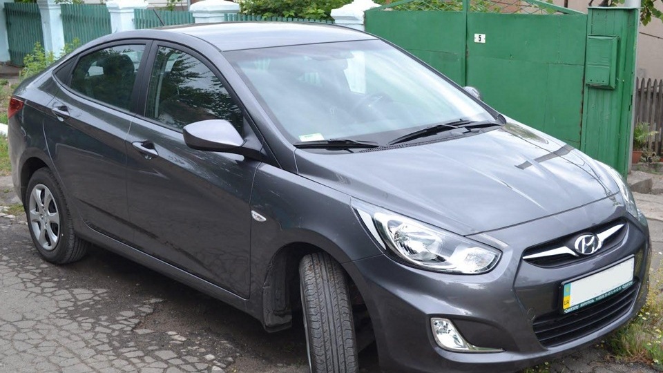 Hyundai Accent Grey