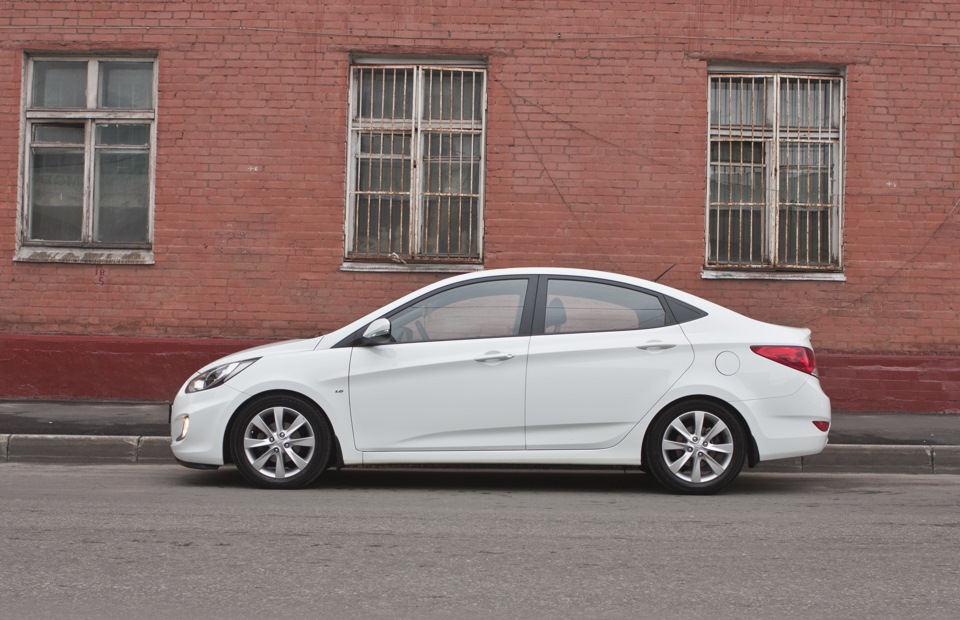 Hyundai Accent Lowered