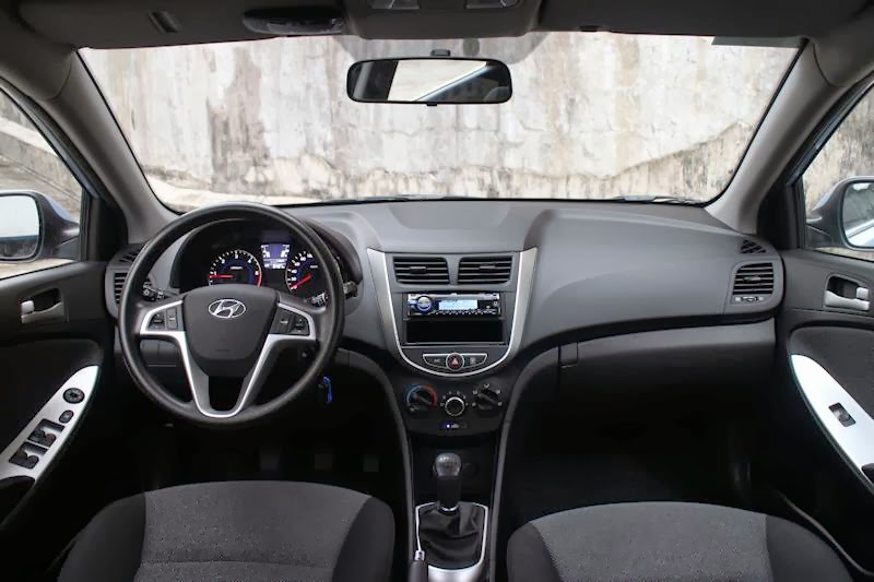 Hyundai Accent Mt