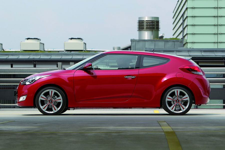 Hyundai Accent Veloster Red