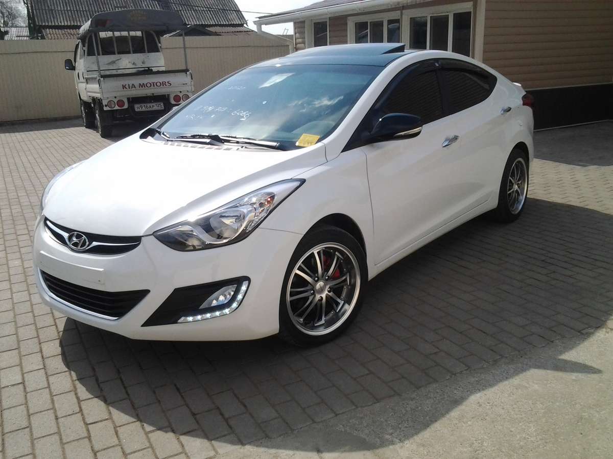Hyundai Avante 2012